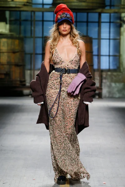 Look 1